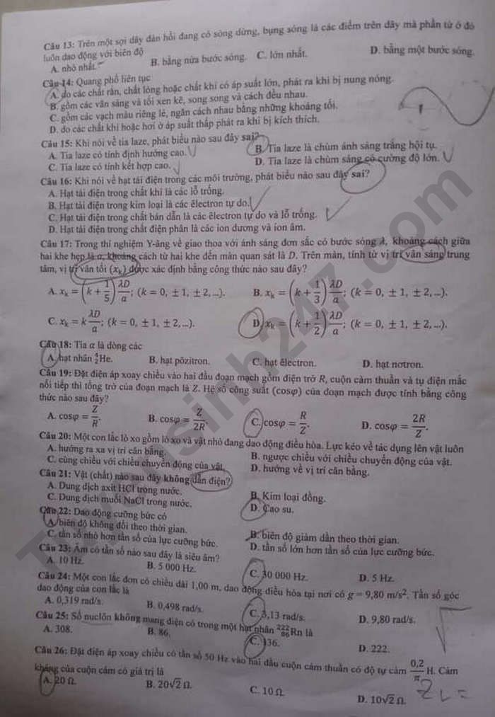 Đề thi môn Vật lý tốt nghiệp THPT 3 năm gần đây có đáp án full mã đề - Ảnh 2.