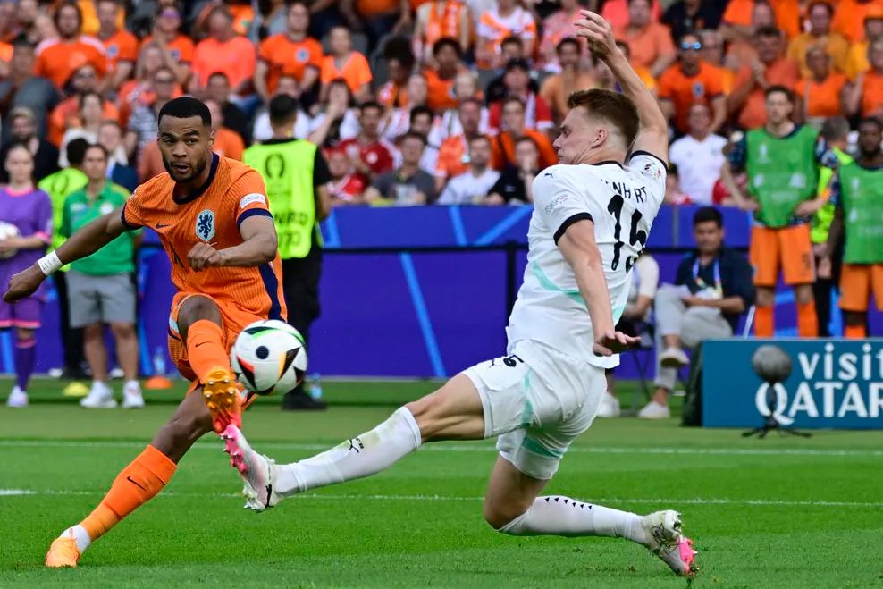 Kết quả Hà Lan vs Áo: "Toà tháp" van Dijk mắc lỗi, VAR cũng không cứu nổi Hà Lan- Ảnh 3.