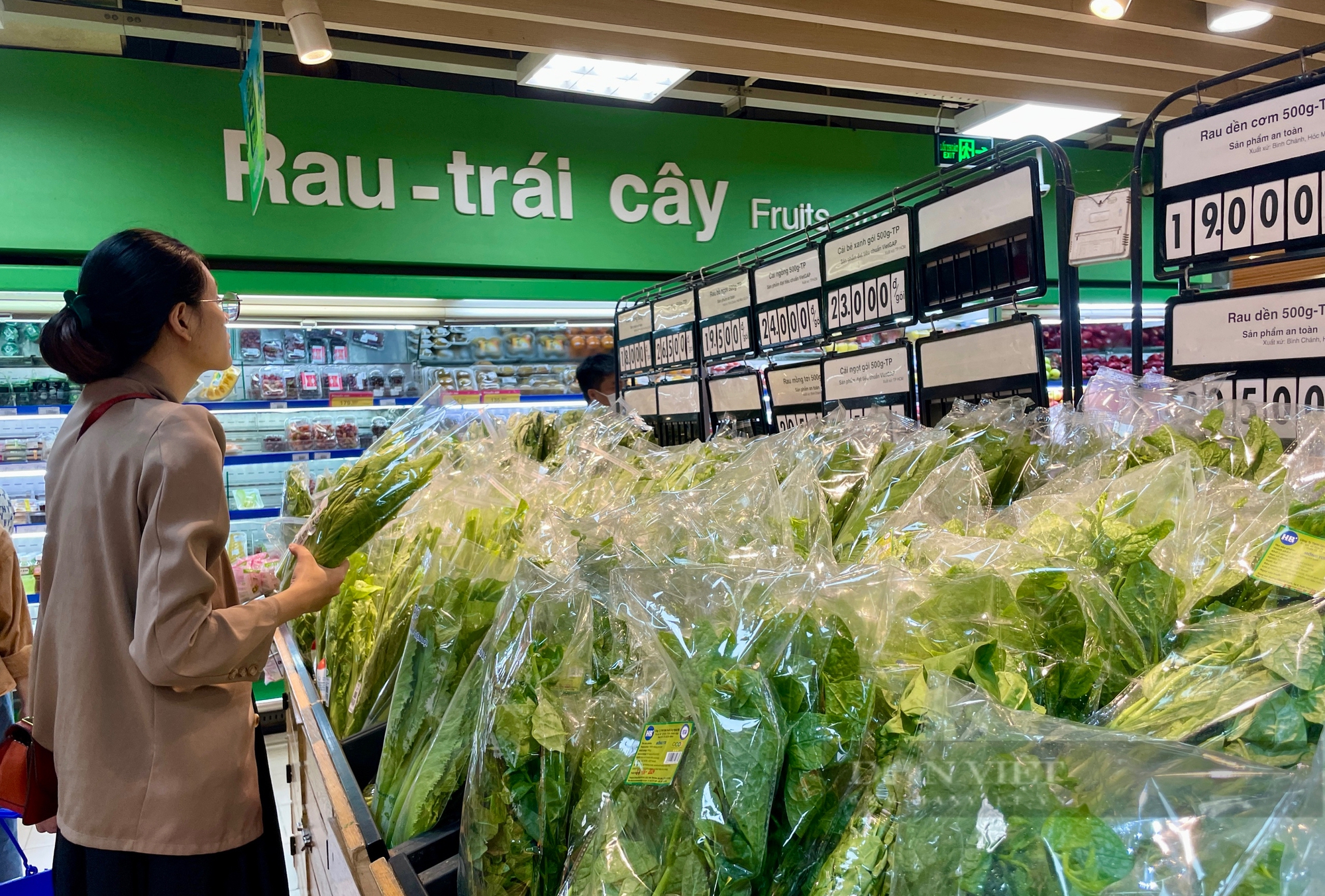 Siêu thị tăng cường liên kết HTX, đưa nông sản TP.HCM ra thị trường- Ảnh 1.
