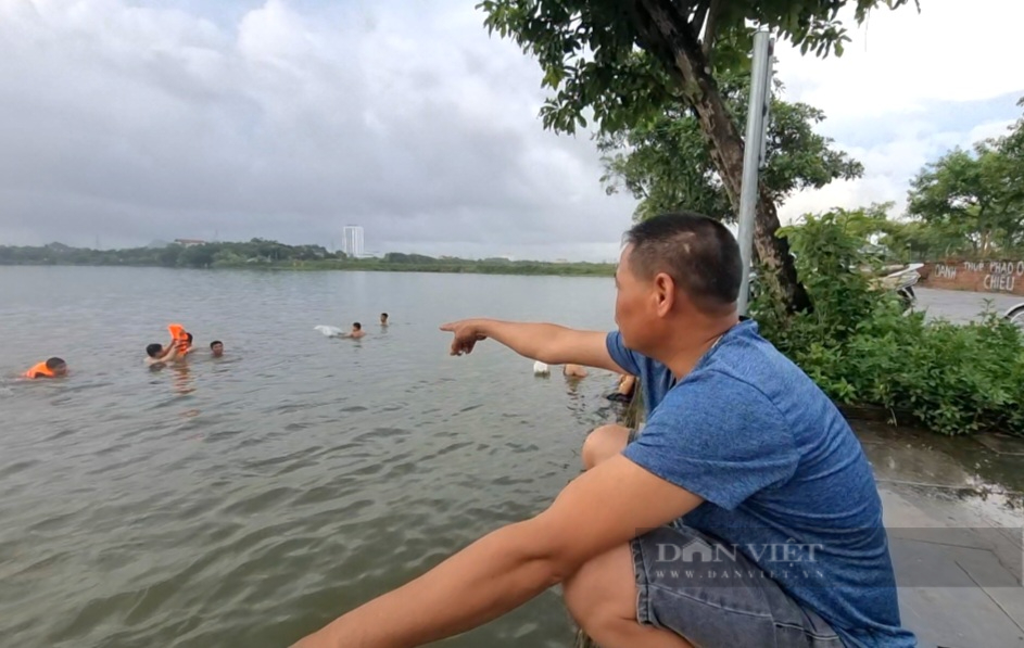 Ninh Bình: Hồ Núi Lớ cắm biển cấm, hàng chục người vẫn nhảy xuống tắm- Ảnh 3.