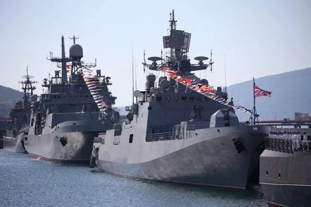 Lo ngại tên lửa tầm xa Ukraine, TT Putin lệnh cho Hải quân Nga làm điều này càng sớm càng tốt- Ảnh 1.