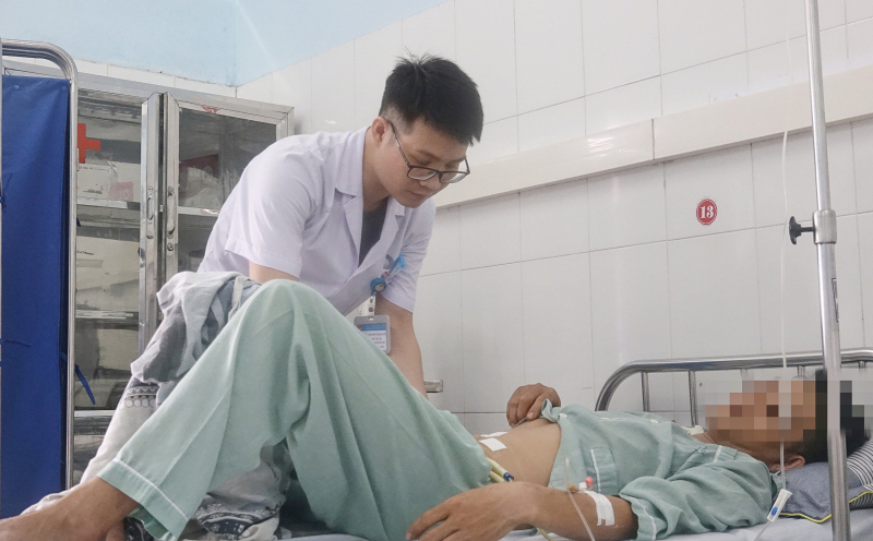 Thanh niên vỡ bàng quang sau khi uống bia quá mức- Ảnh 1.