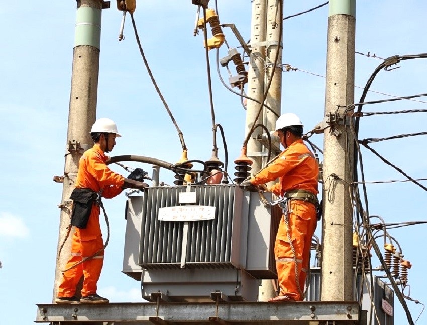 PC Đắk Nông triển khai đồng bộ nhiều giải pháp cấp điện ổn định, an toàn trong mùa mưa bão - Ảnh 2.