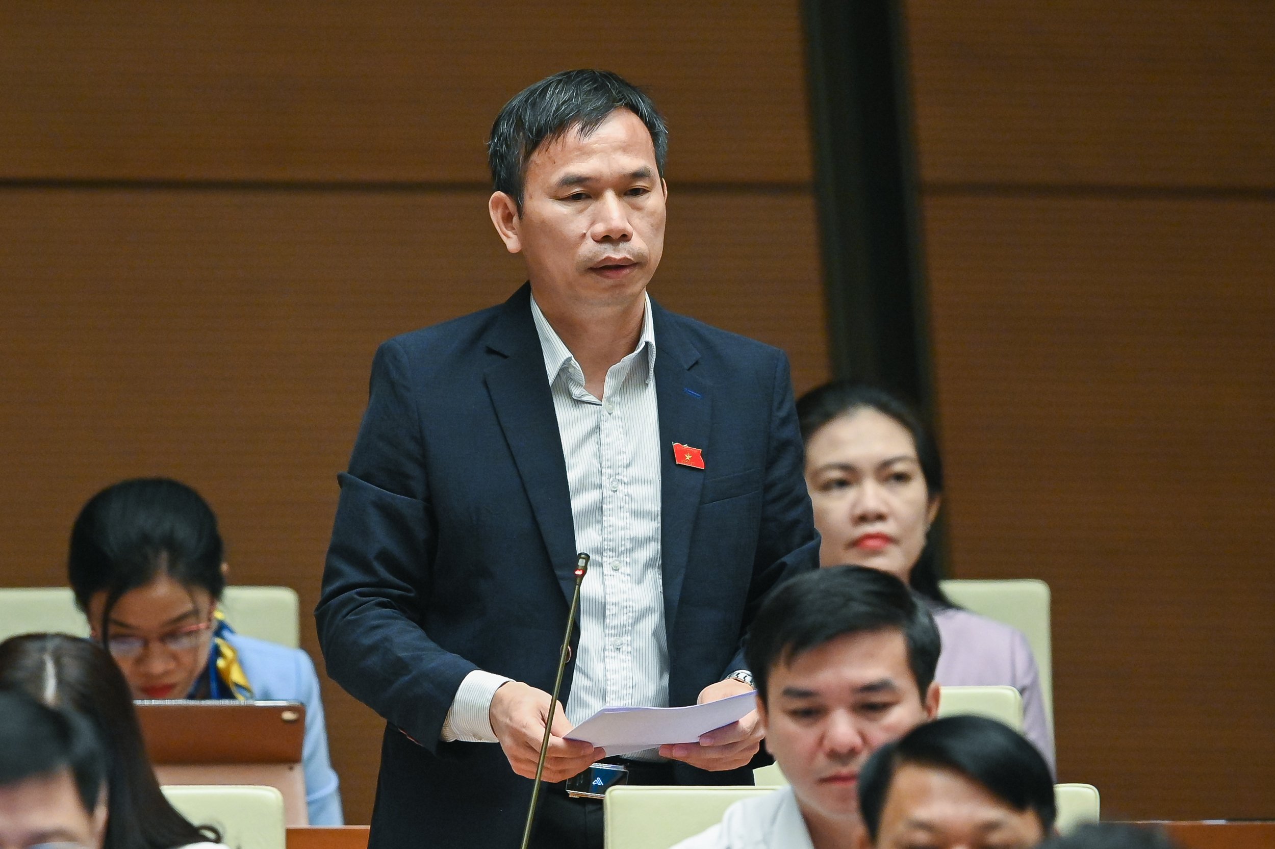 Đại biểu Quốc hội lo ngại nguy cơ oan, sai cho người dân khi quy định dao là vũ khí quân dụng- Ảnh 1.