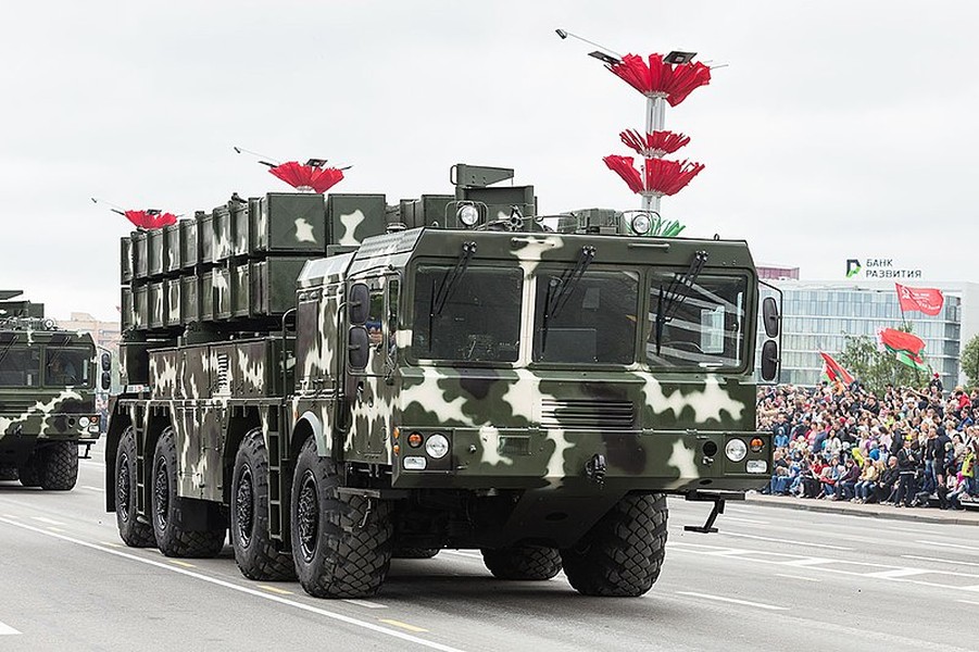 Belarus đưa pháo phản lực Polonez vào trực chiến do "tình hình nghiêm trọng" ở biên giới- Ảnh 11.