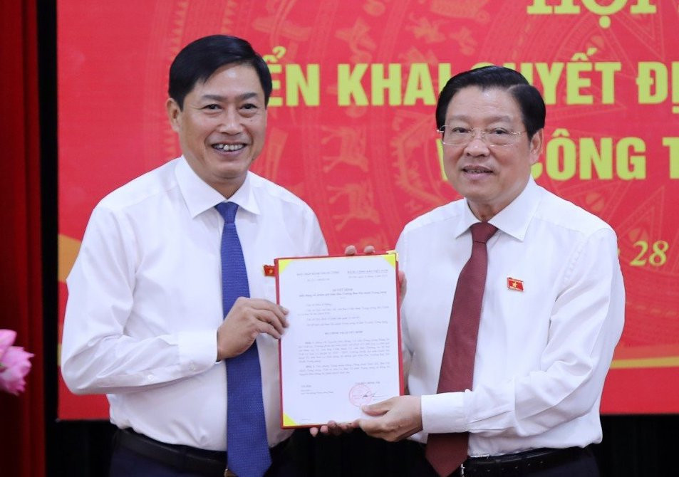 Điều động, bổ nhiệm, cho thôi chức nhiều cán bộ ở Trung ương và địa phương- Ảnh 1.