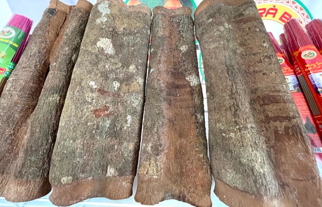 Quảng Ngãi vinh danh 14 sản phẩm/bộ sản phẩm công nghiệp nông thôn tiêu biểu cấp tỉnh năm 2024- Ảnh 4. Quảng Ngãi vinh danh 14 sản phẩm/bộ sản phẩm công nghiệp nông thôn tiêu biểu cấp tỉnh năm 2024- Ảnh 4.