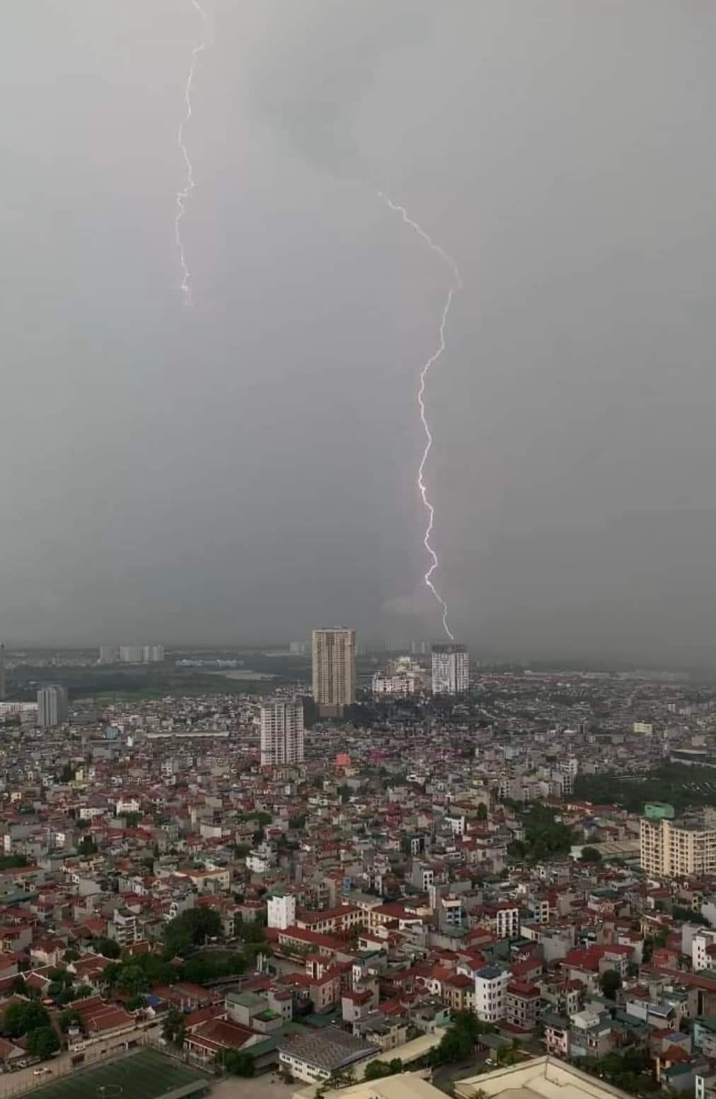 Chuyên gia khí tượng: Diễn biến chi tiết về đợt mưa lớn diện rộng đang diễn ra ở miền Bắc- Ảnh 2.