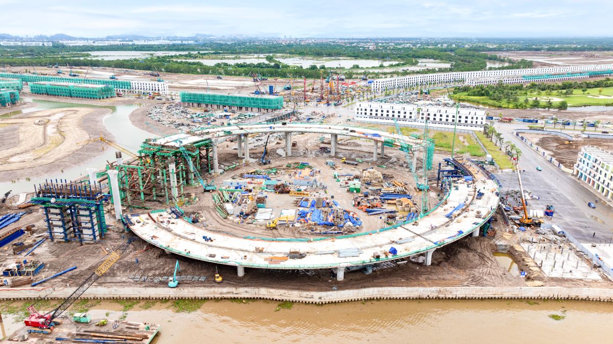 Cầu Hoàng Gia hoàn thành giúp bất động sản Vinhomes Royal Island “cất cánh”- Ảnh 3.
