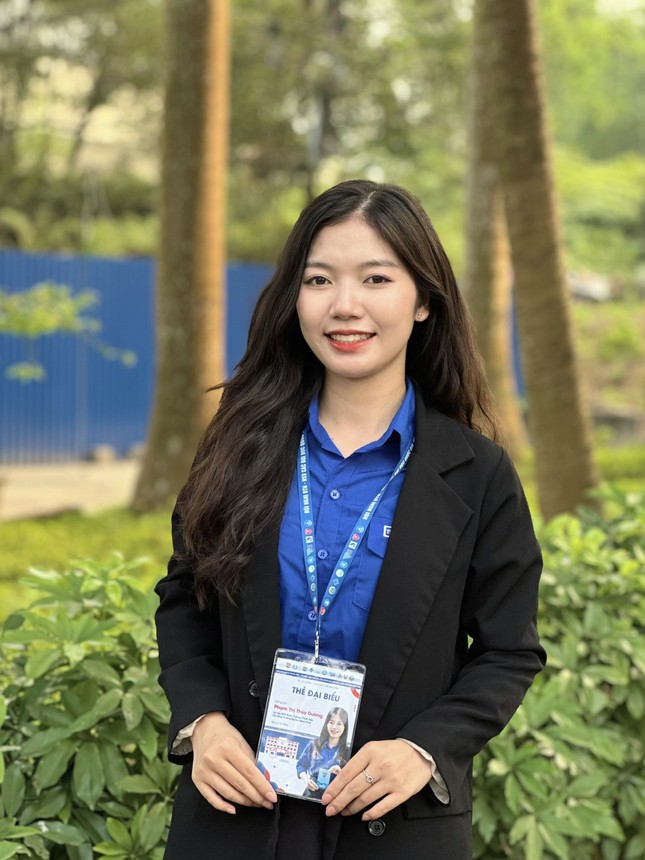 Hành trình nỗ lực tỏa sáng của nữ Đảng viên trẻ, là sinh viên trong Hội đồng trường- Ảnh 1.