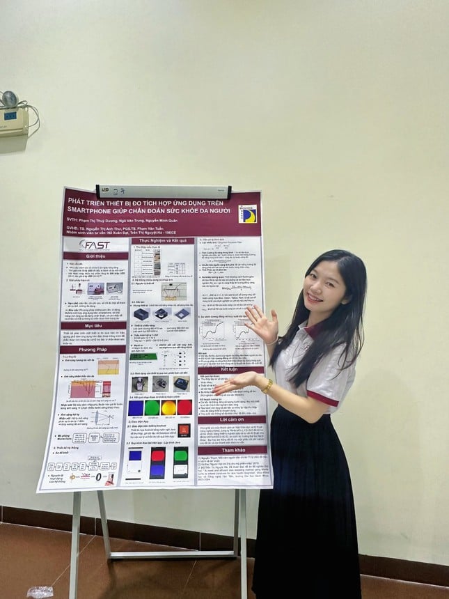 Hành trình nỗ lực tỏa sáng của nữ Đảng viên trẻ, là sinh viên trong Hội đồng trường- Ảnh 3.