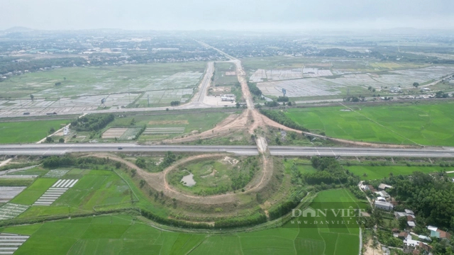 Toàn cảnh nút giao bị bỏ quên hơn nửa thập kỷ của dự án cao tốc tỷ đô - Ảnh 1.