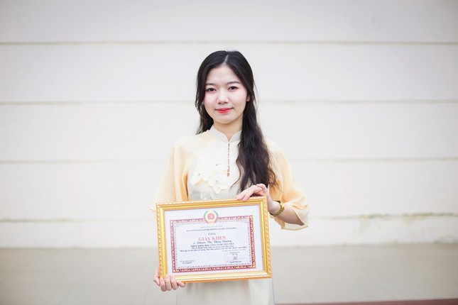 Hành trình nỗ lực tỏa sáng của nữ Đảng viên trẻ, là sinh viên trong Hội đồng trường- Ảnh 4.
