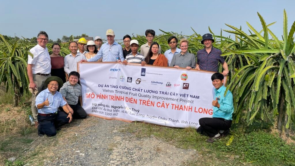 Đoàn công tác Trung ương Hội Nông dân Việt Nam lên đường thăm và làm việc tại Hà Lan- Ảnh 1.