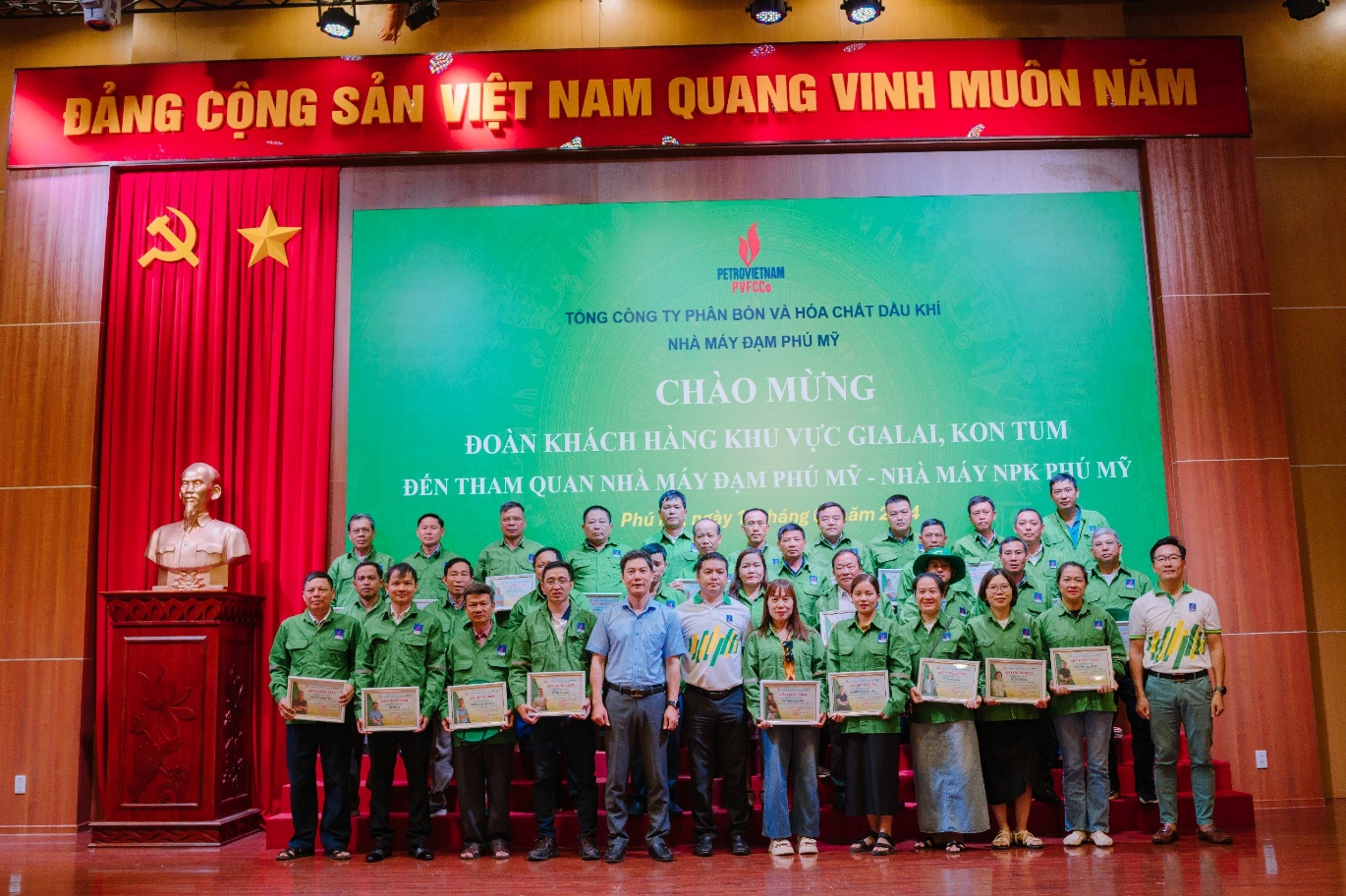 Đoàn khách hàng tiêu biểu tham quan Nhà máy Đạm Phú Mỹ: Tri ân và gắn kết- Ảnh 3.