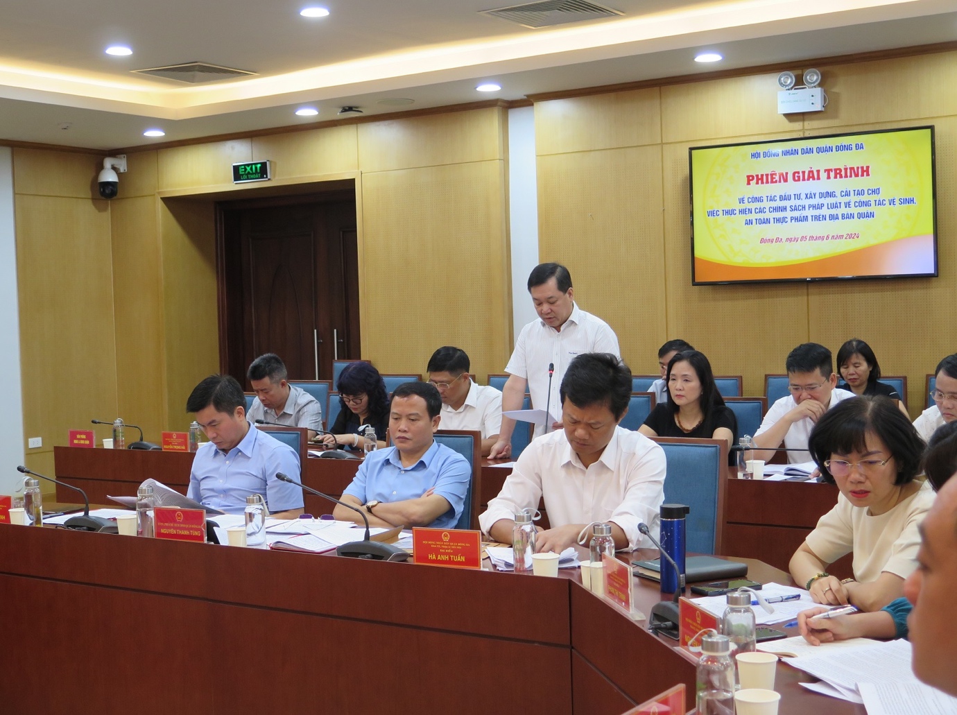 Quận Đống Đa tiến hành giải trình về “công tác đầu tư, xây dựng, cải tạo chợ và vệ sinh an toàn thực phẩm”- Ảnh 2.