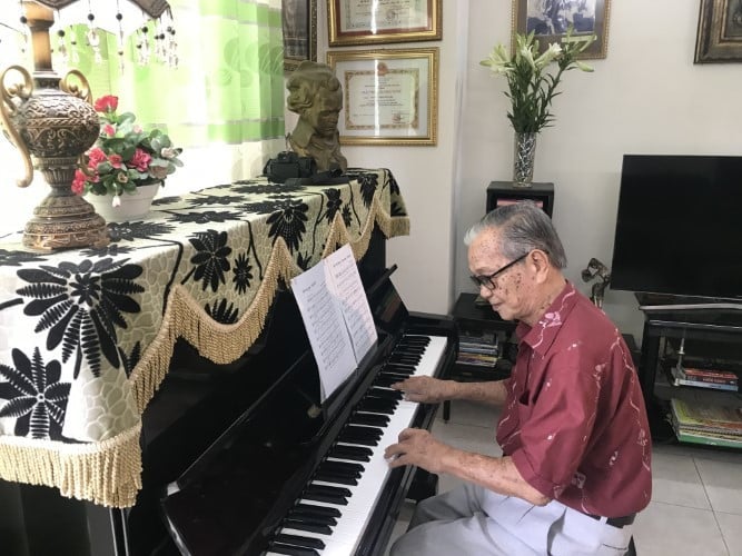 Nhạc sĩ viết "Hạt gạo làng ta": Tôi luôn nhớ hình ảnh người nông dân vừa nghe hát, vừa quệt nước mắt- Ảnh 1.