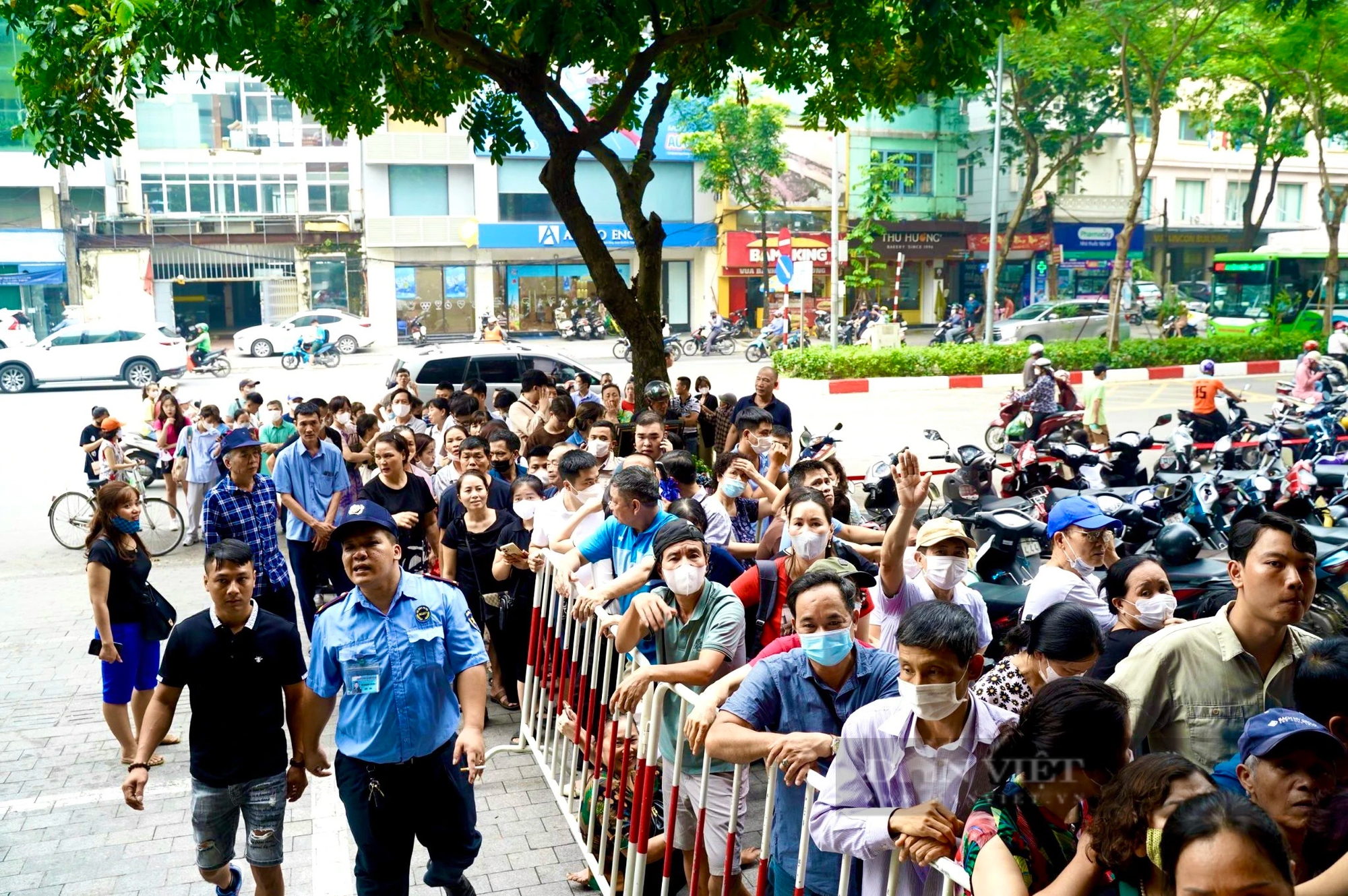 Giá vàng SJC ngân hàng bán giảm 