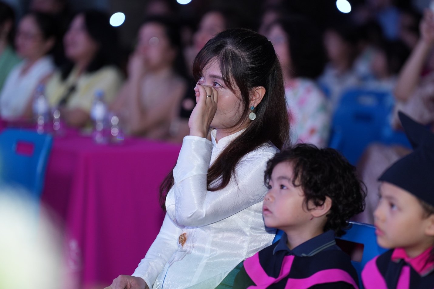 Trải nghiệm Lễ Tốt nghiệp đặc biệt của học sinh mầm non, tiểu học tại “ngôi trường màu hồng” TH School- Ảnh 3.