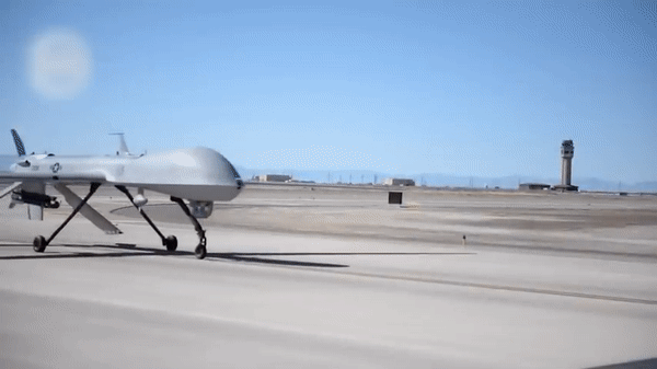 Syria bắn hạ UAV "Đại bàng xám" MQ-1C của Mỹ- Ảnh 4.