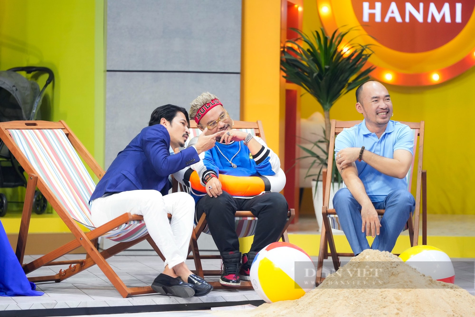 Hari Won, Trường Giang livestream bán nông sản cùng nông dân- Ảnh 1.