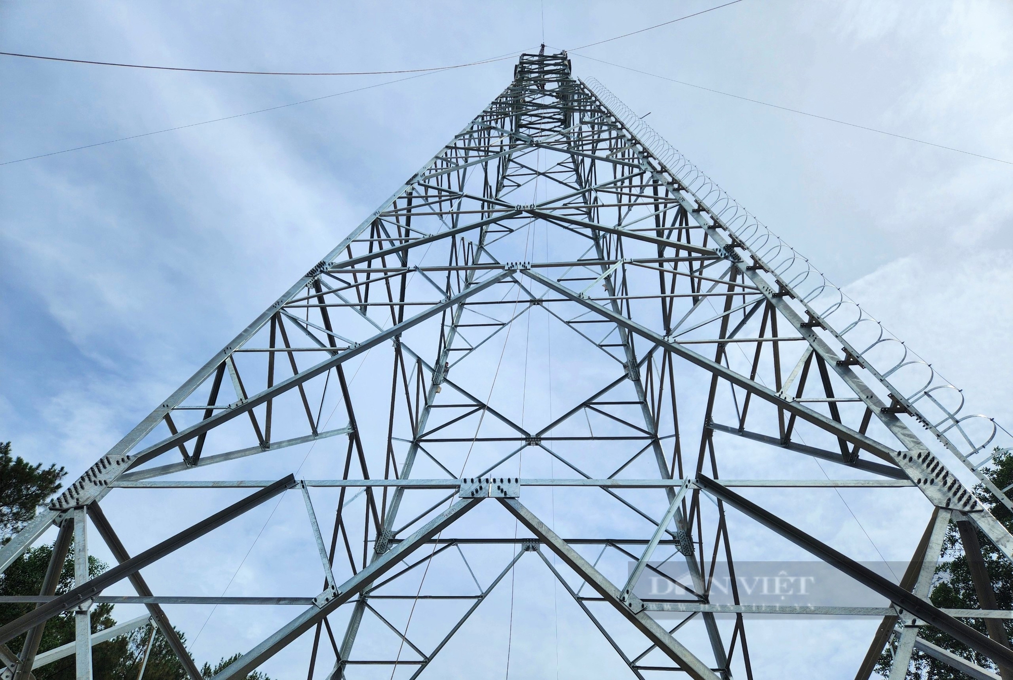Những "người hùng thầm lặng" trên đại công trường đường dây 500kV- Ảnh 4.