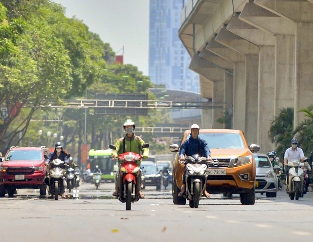Trung tâm Khí tượng: Nắng nóng miền Bắc đến khi nào kết thúc, khi nào chuyển mưa dông?- Ảnh 1.