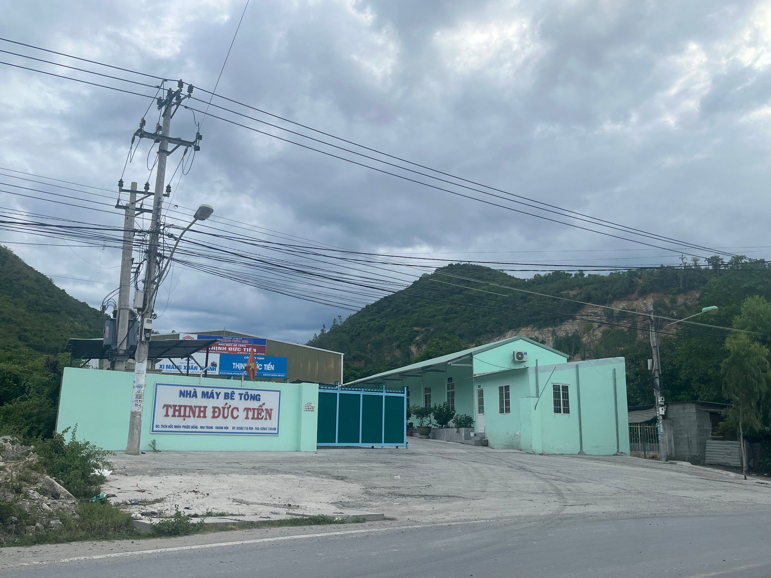 Nha Trang chỉ đạo xử lý 2 trạm bê tông trái phép- Ảnh 1. Nha Trang chỉ đạo xử lý 2 trạm bê tông trái phép- Ảnh 1.