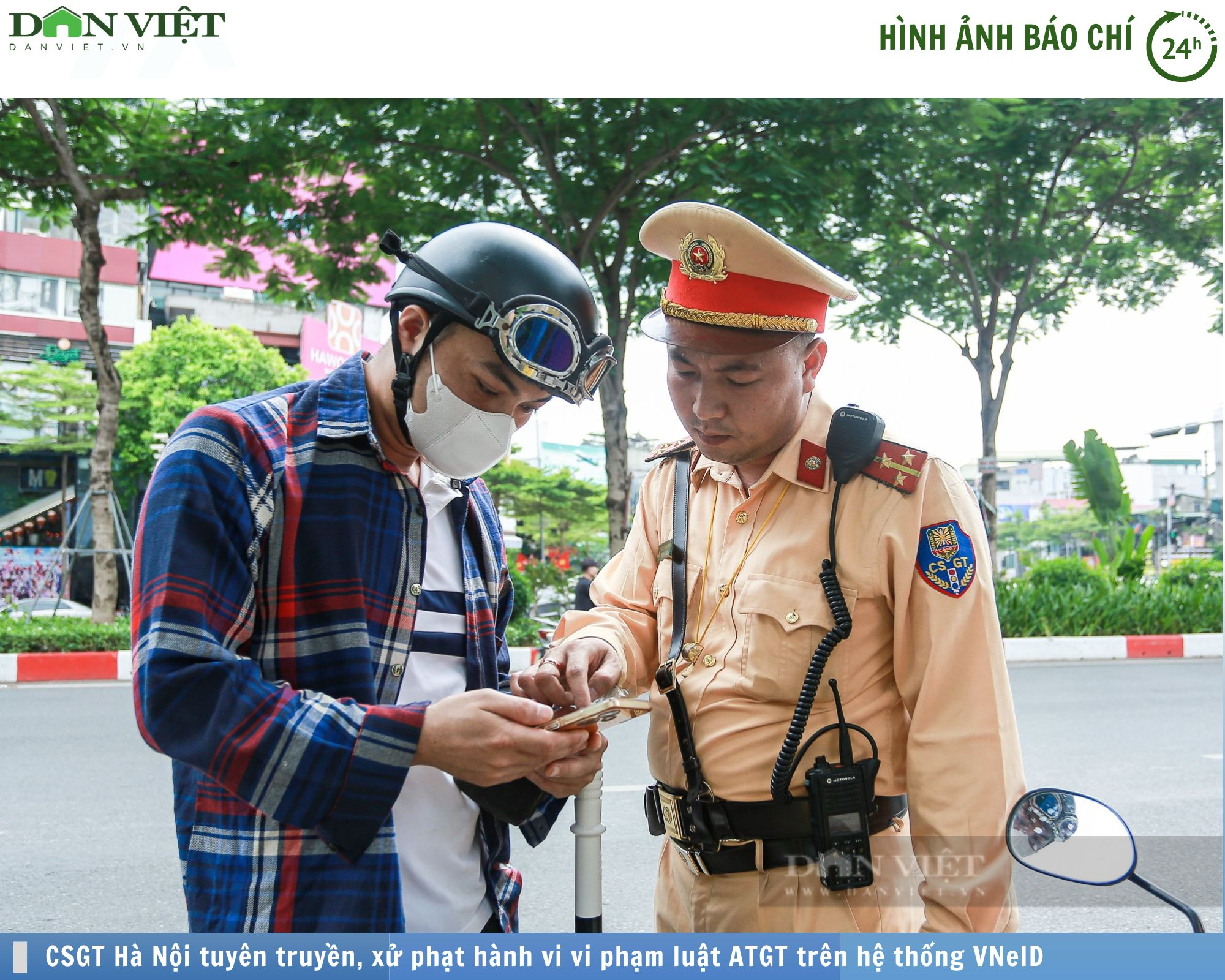 Hình ảnh báo chí 24h: CSGT Hà Nội kiểm tra, xử lý vi phạm trên VNeID- Ảnh 1.