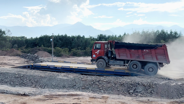 Quảng Ngãi: Huyện “lúng túng” trong giám sát lắp đặt, vận hành trạm cân tại các mỏ đất, cát - Ảnh 7.