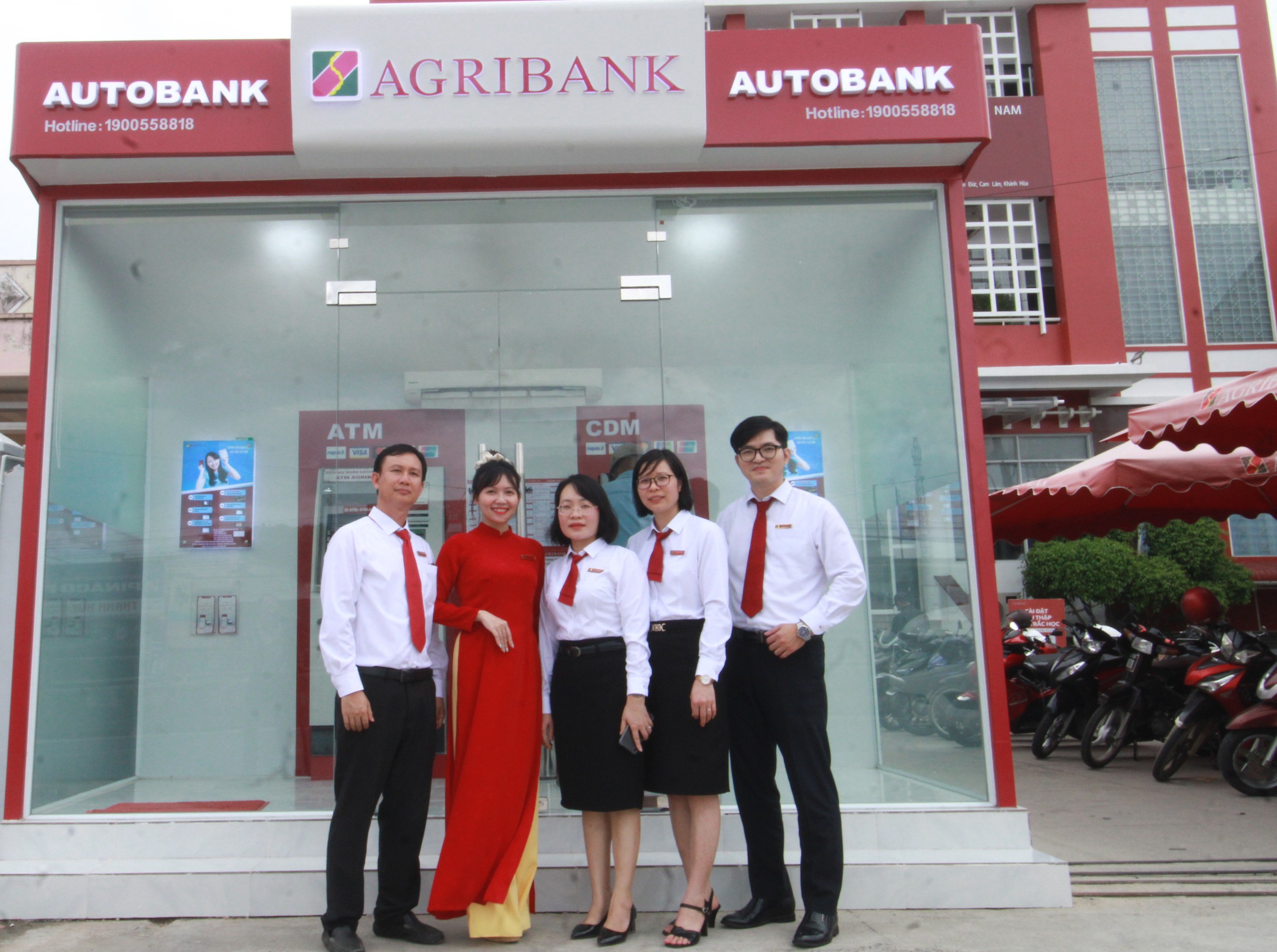  Agribank Chi nhánh huyện Cam Lâm trang bị máy CDM phục vụ người dân- Ảnh 4.