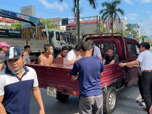 Vụ nghi nổ khí gas ở Vĩnh Phúc: 3 nạn nhân bị bỏng rất nặng, tiên lượng dè dặt - Ảnh 3.