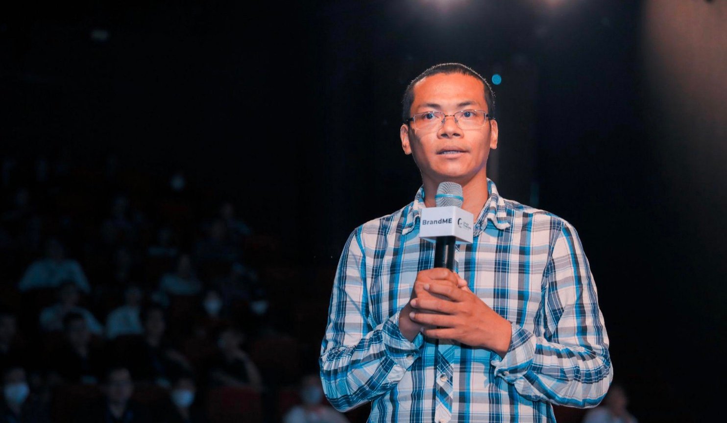 Từ vụ Đàm Vĩnh Hưng bị cấm biểu diễn: "Cần làm tới cùng việc phong sát nghệ sĩ để nền nghệ thuật phát triển"- Ảnh 2.
