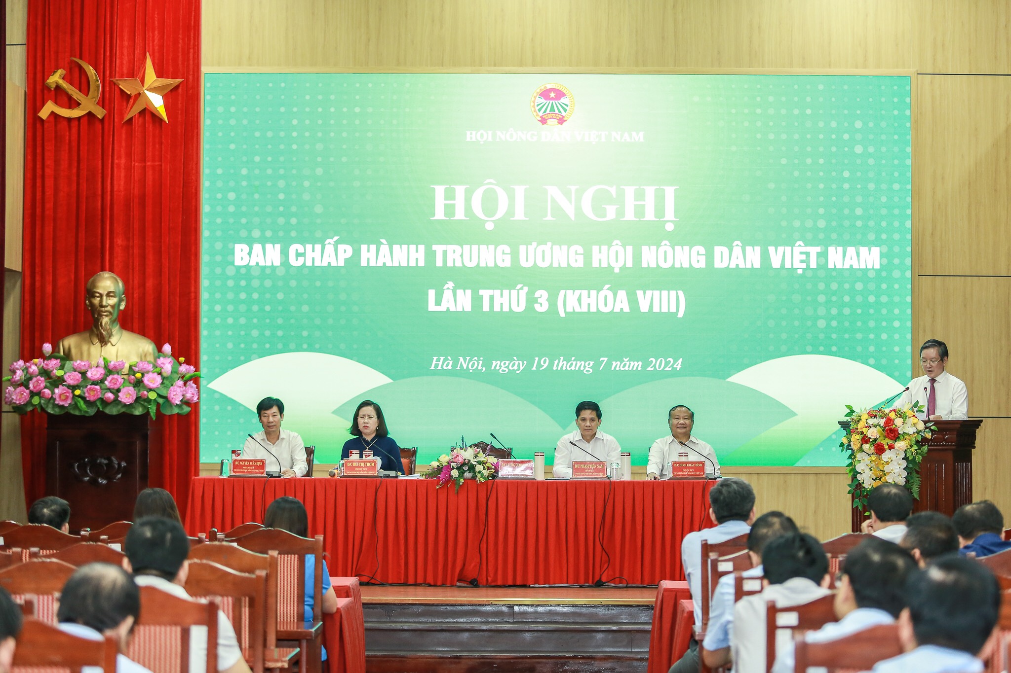 Hội NDVN phát động phong trào thi đua cán bộ, hội viên nông dân tham gia phát triển kinh tế tập thể trong nông nghiệp- Ảnh 2.