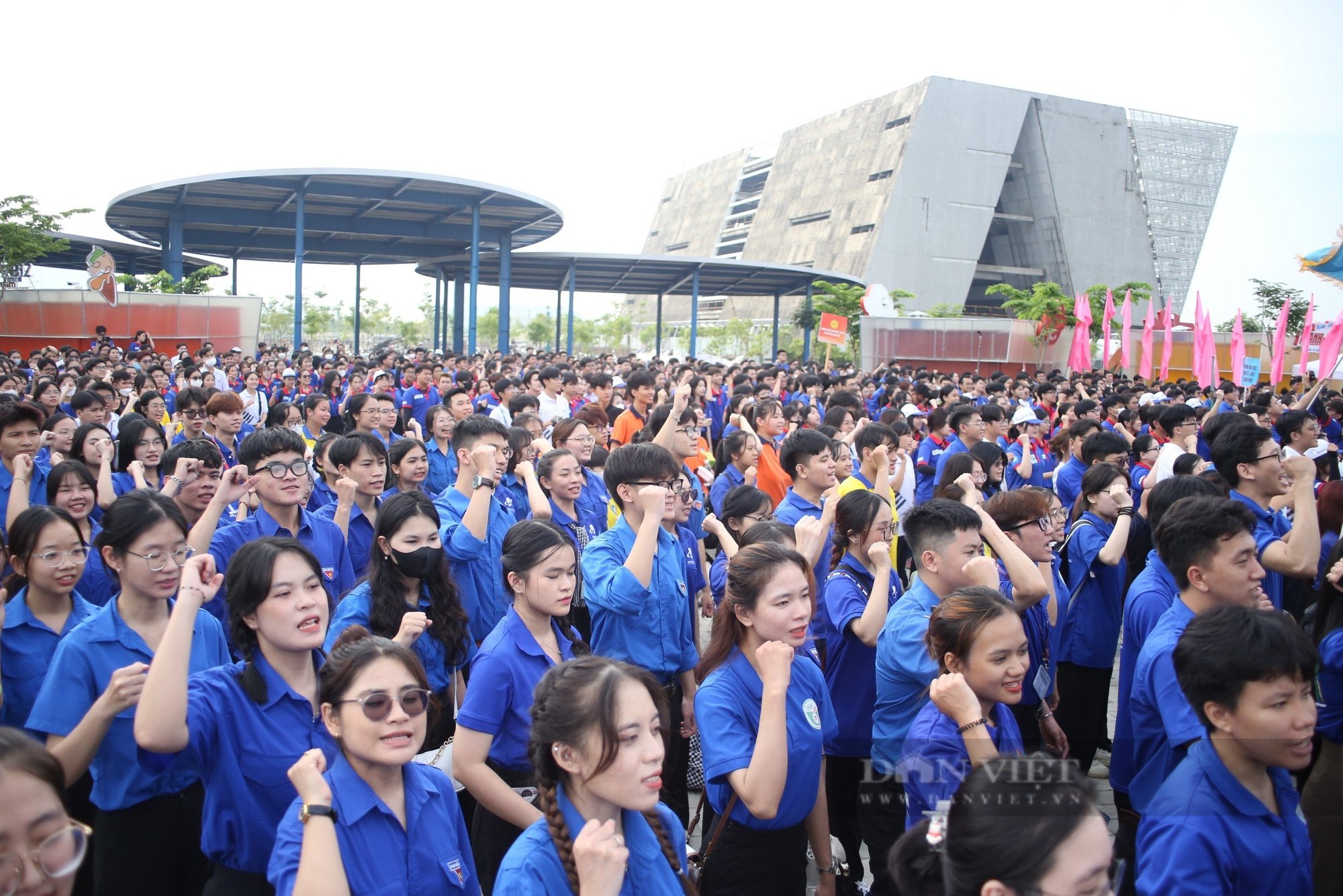 Trường đại học nào tại TP.HCM có phương thức xét tuyển IELTS?- Ảnh 2.