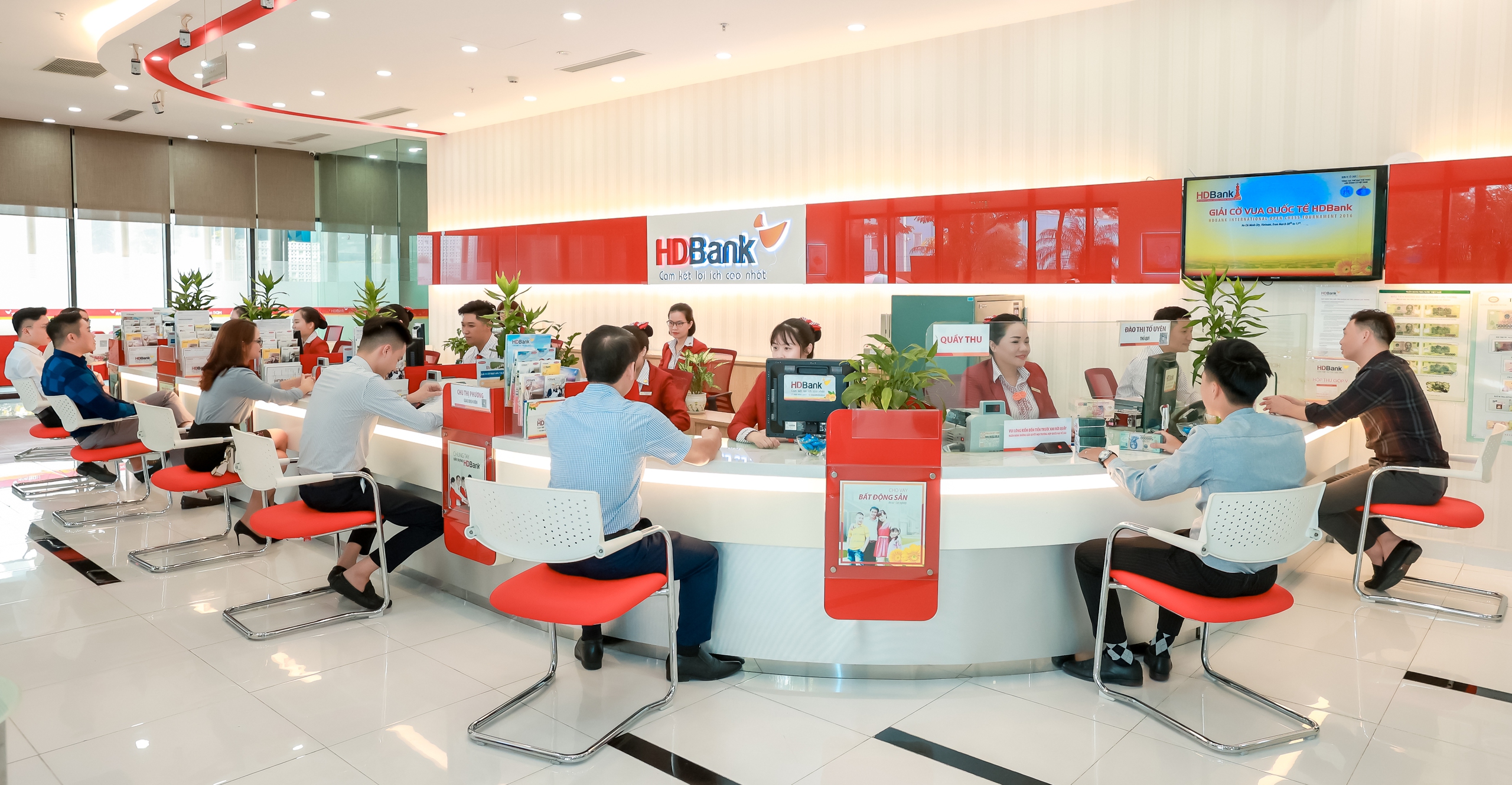 HDBank chốt quyền chia cổ tức bằng tiền và cổ phiếu tổng tỷ lệ 30%- Ảnh 1.