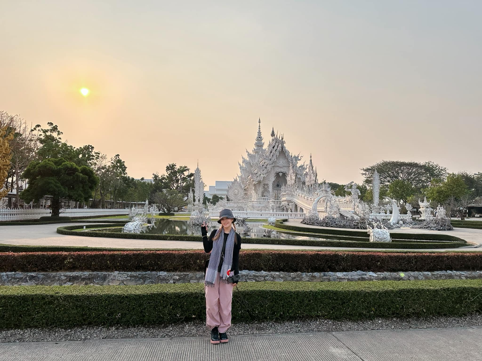 Hành trình xuyên biên giới: Khám phá vẻ đẹp hoang sơ, bình yên đến kỳ lạ- Ảnh 15.