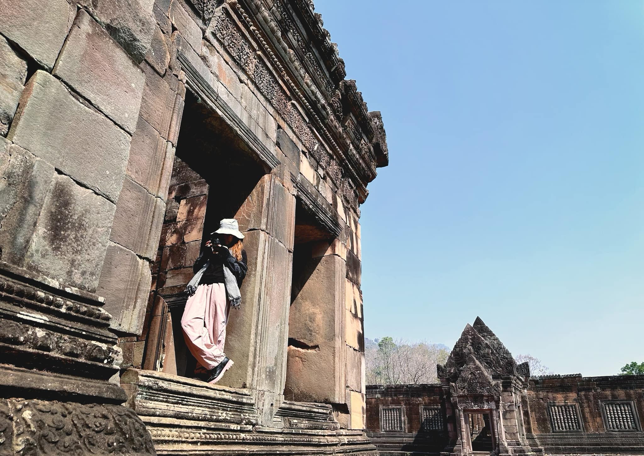 Hành trình xuyên biên giới: Khám phá vẻ đẹp hoang sơ, bình yên đến kỳ lạ- Ảnh 4.