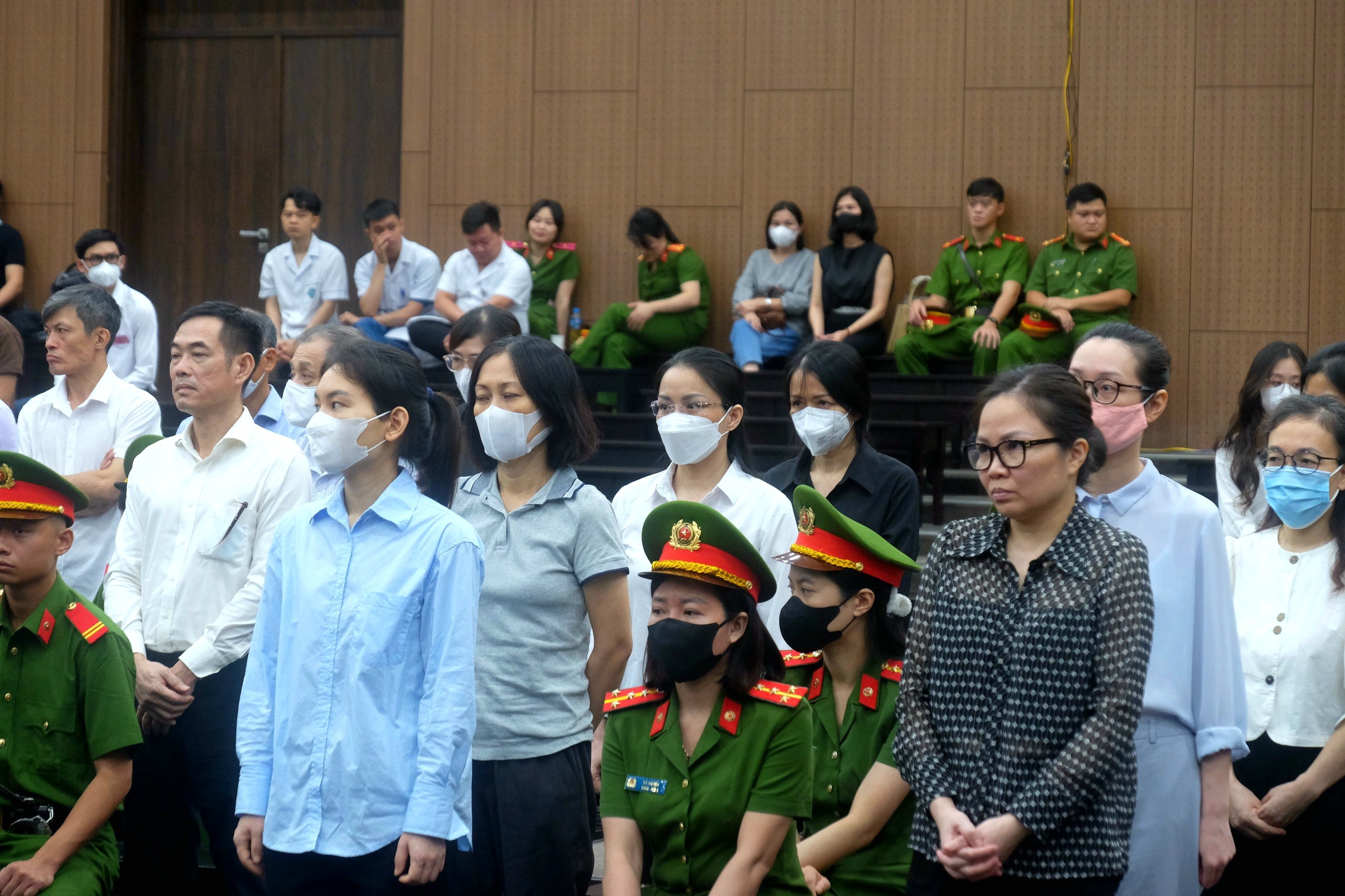 Bị cáo hầu tòa ở tuổi 75: Tôi cũng là nạn nhân của Trịnh Văn Quyết như nhiều người ở đây- Ảnh 2.