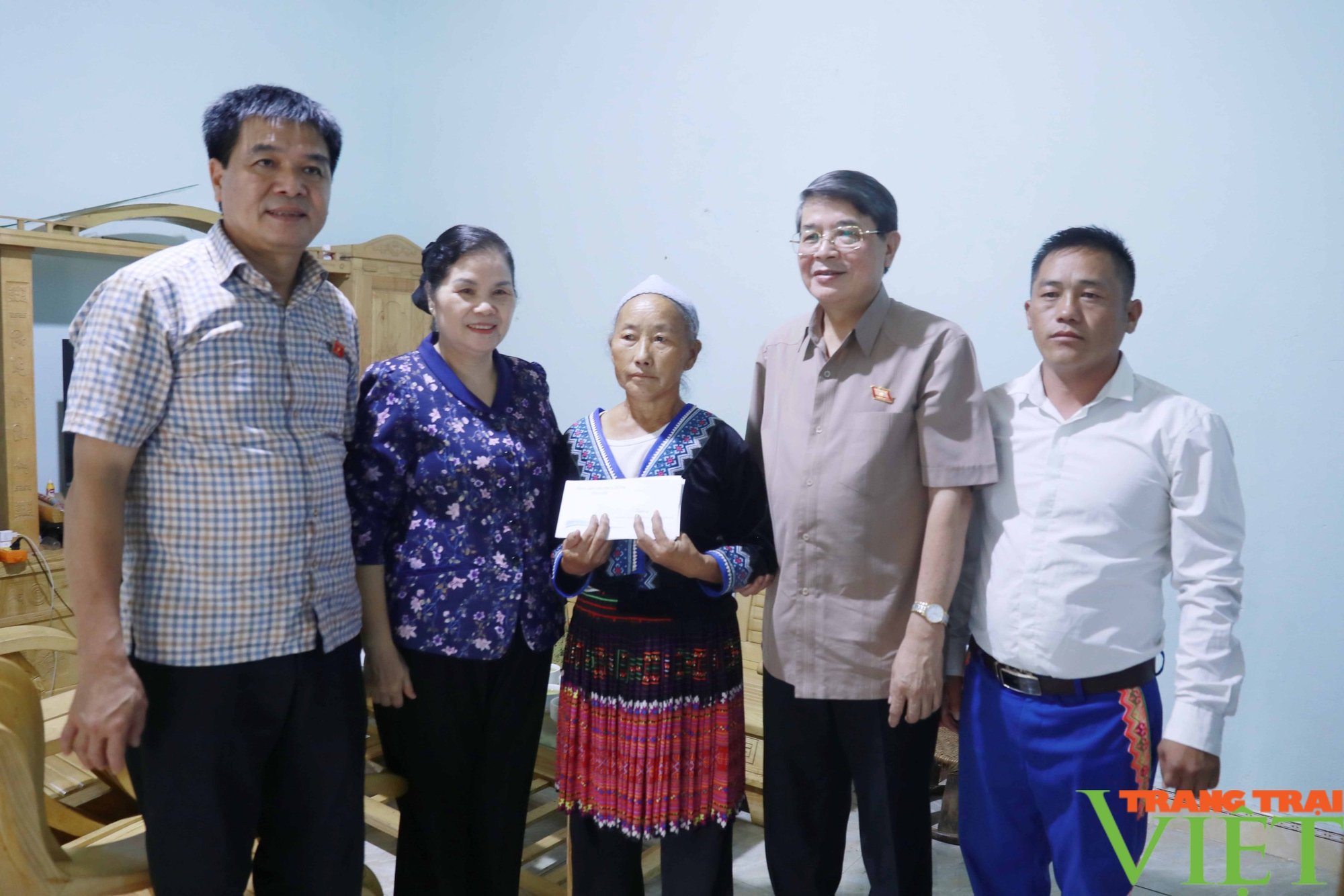 Phó Chủ tịch Quốc hội Nguyễn Đức Hải thăm và tặng quà các thương binh, gia đình liệt sĩ tại Lai Châu- Ảnh 3. Phó Chủ tịch Quốc hội Nguyễn Đức Hải thăm và tặng quà các thương binh, gia đình liệt sĩ tại Lai Châu- Ảnh 3.