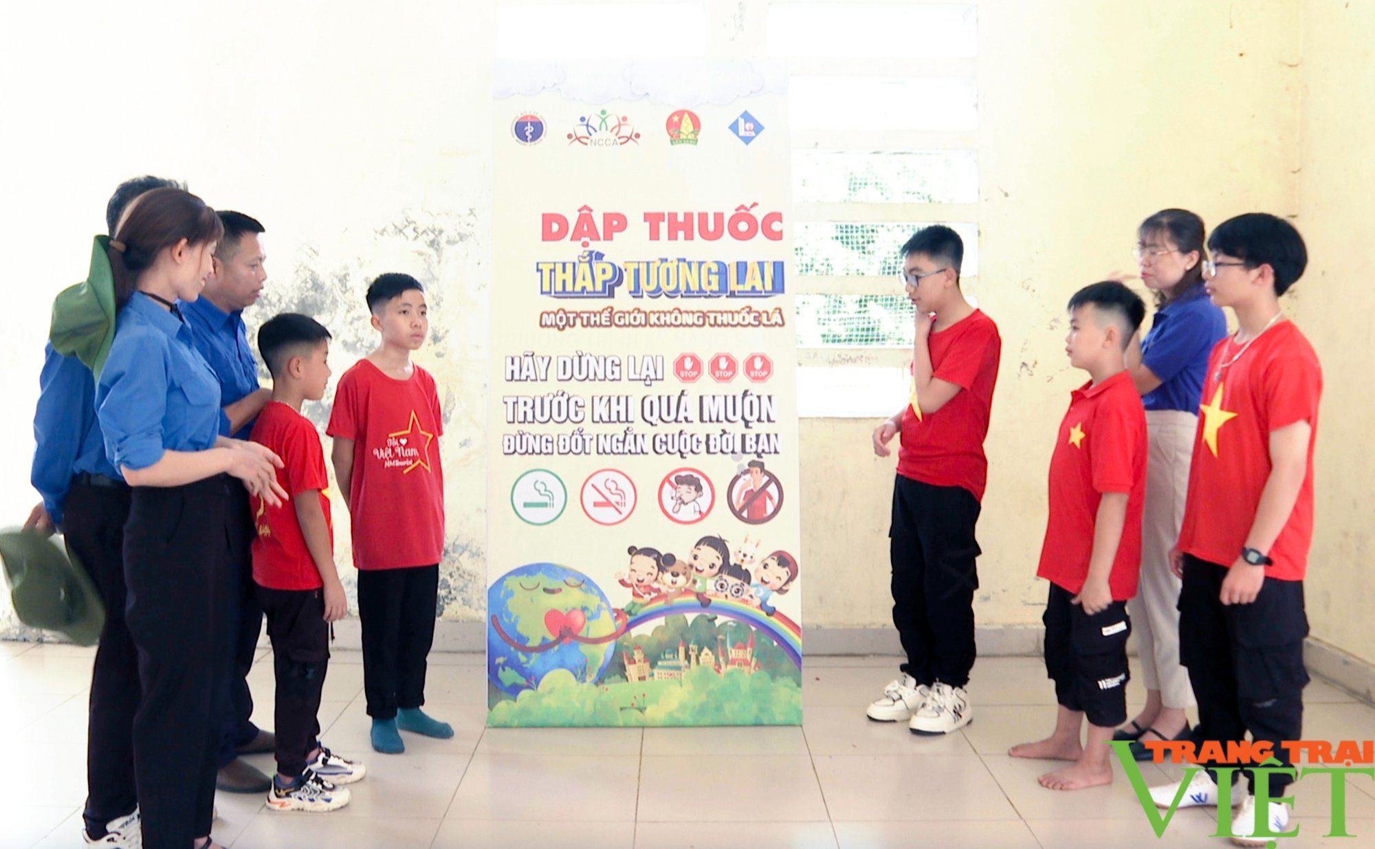 Phòng chống tác hại của thuốc lá: Tổ dân phố tiên phong, cán bộ ký cam kết- Ảnh 2. Phòng chống tác hại của thuốc lá: Tổ dân phố tiên phong, cán bộ ký cam kết- Ảnh 2.