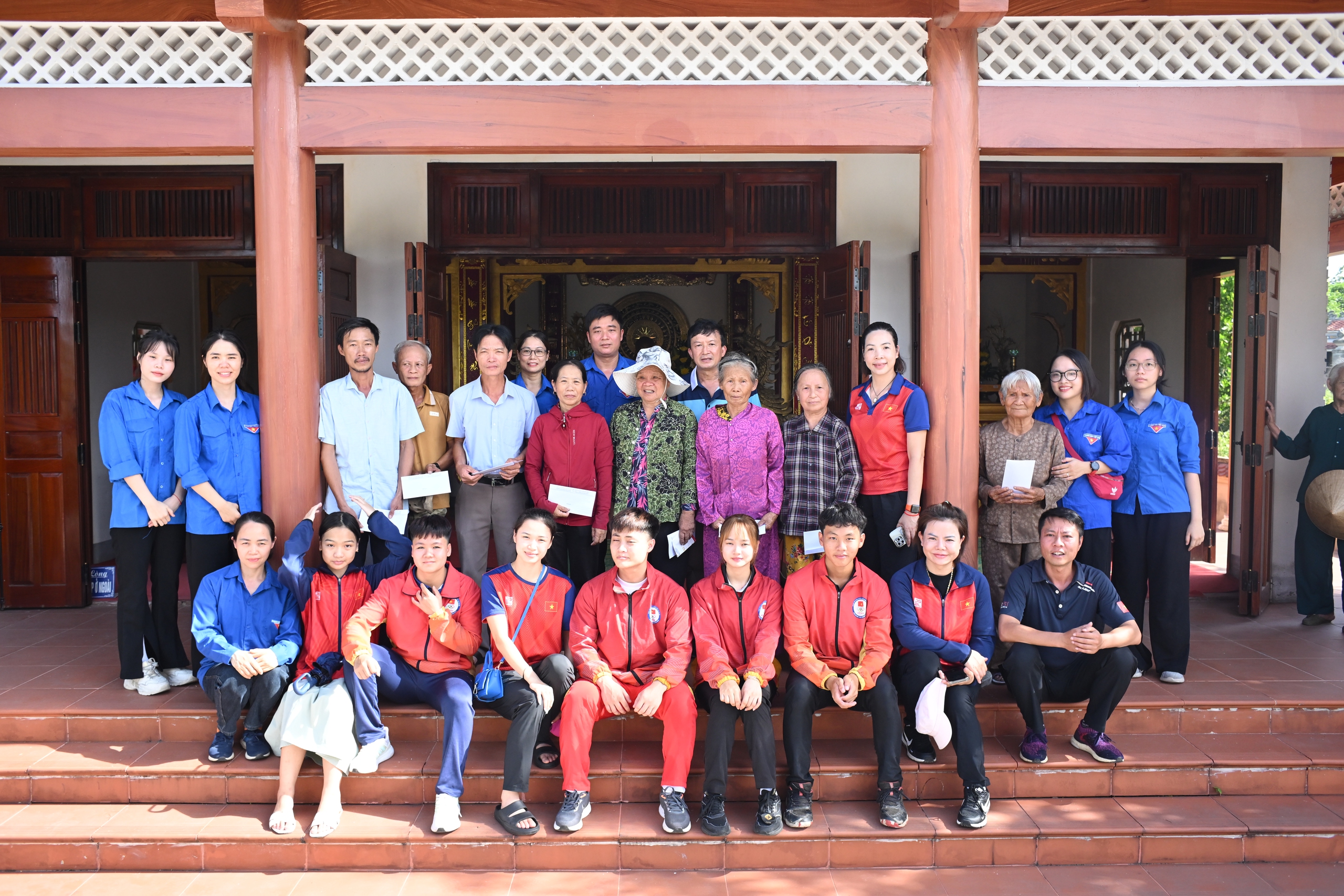 Trung tâm HLTTQG Hà Nội tưởng niệm, tri ân các Anh hùng liệt sĩ- Ảnh 3.