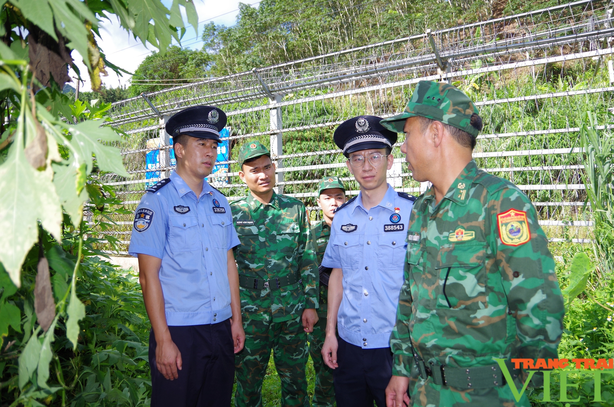 Bộ đội Biên phòng tỉnh Lai Châu tuần tra liên hợp chấp pháp trên biên giới- Ảnh 4.