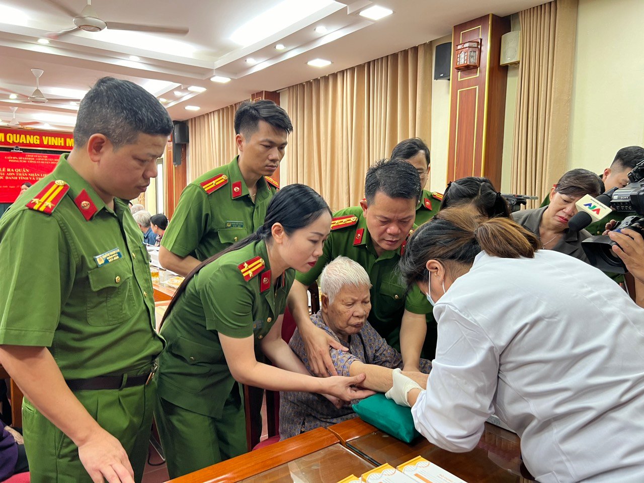 Bộ Công an triển khai thu mẫu ADN tìm thân nhân liệt sĩ chưa xác định được thông tin- Ảnh 1.