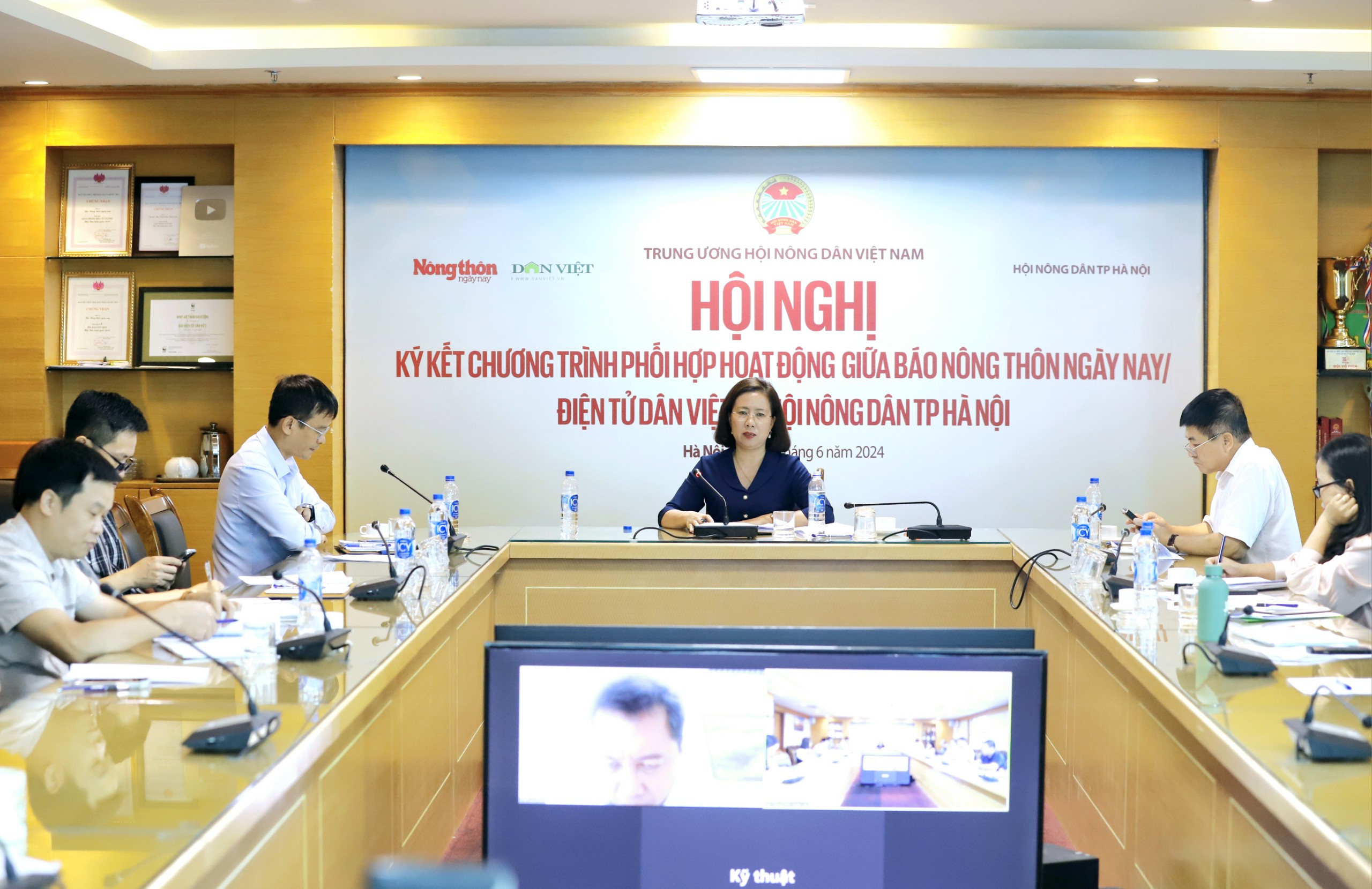 Báo NTNN/Dân Việt đổi mới công tác thông tin, tuyên truyền, xứng đáng là tờ báo hàng đầu về nông dân, nông nghiệp, nông thôn- Ảnh 1.