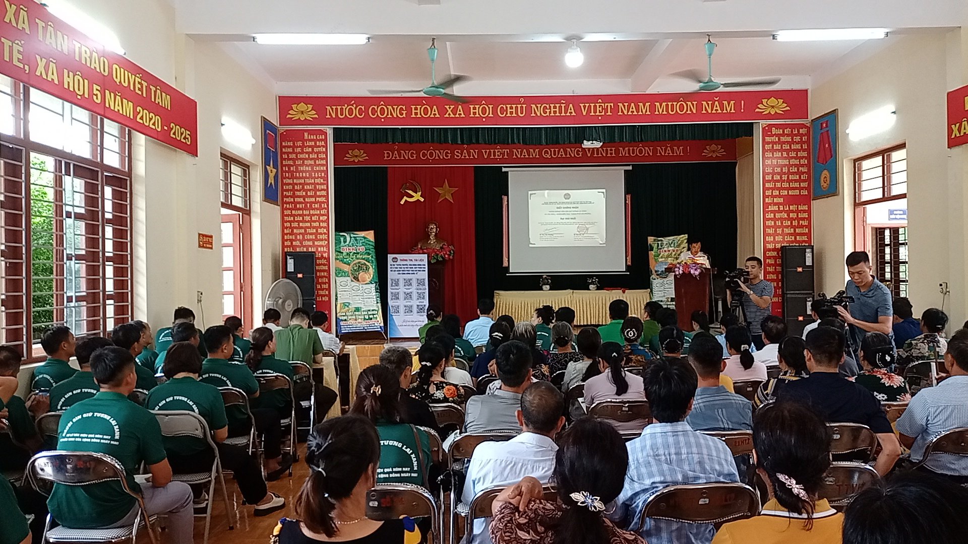 Hội Nông dân Hải Phòng: Phối hợp với Công an thành phố tổ chức tuyên truyền về rác thải nhựa- Ảnh 1.