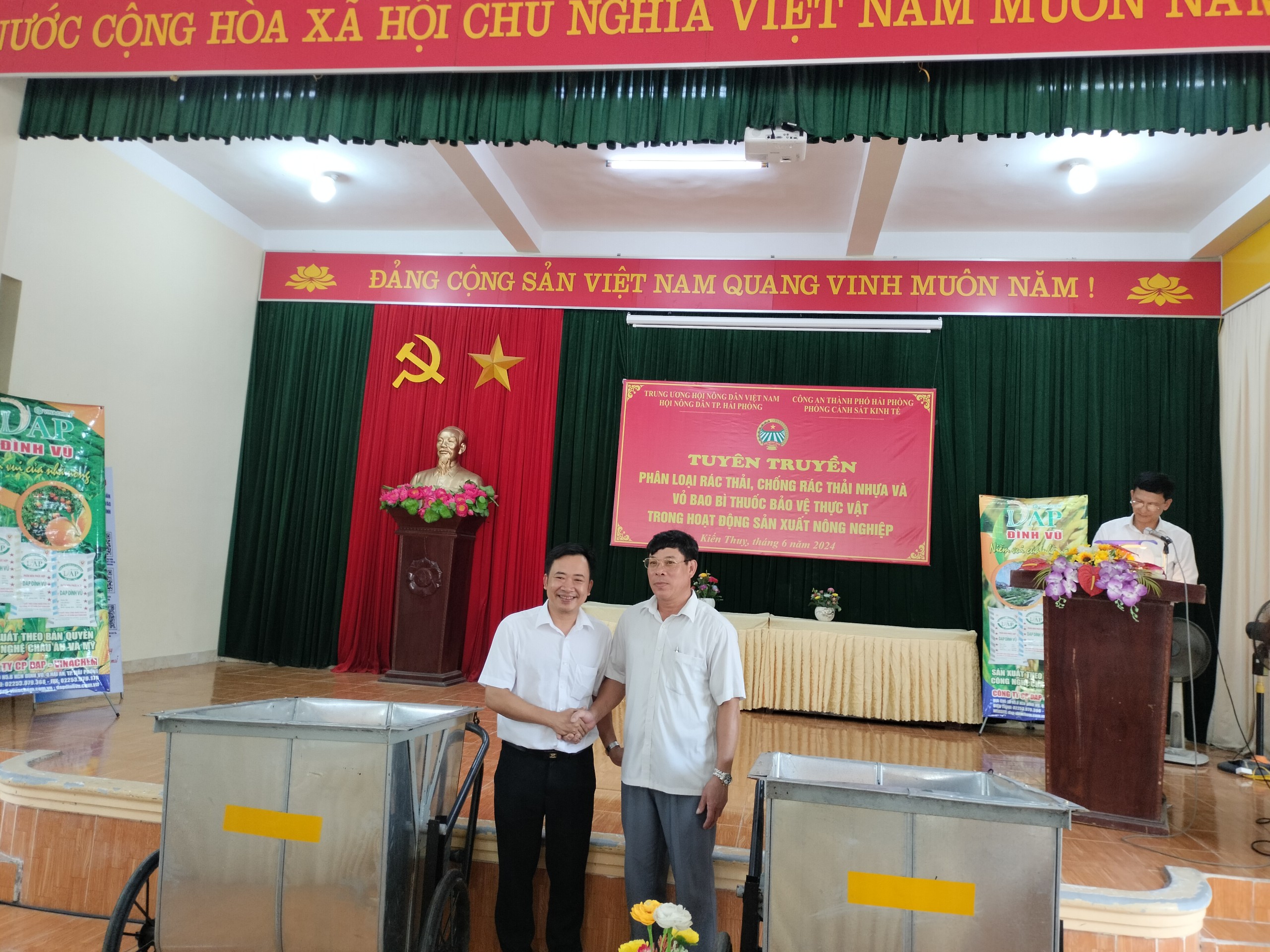 Hội Nông dân Hải Phòng: Phối hợp với Công an thành phố tổ chức tuyên truyền về rác thải nhựa- Ảnh 6.