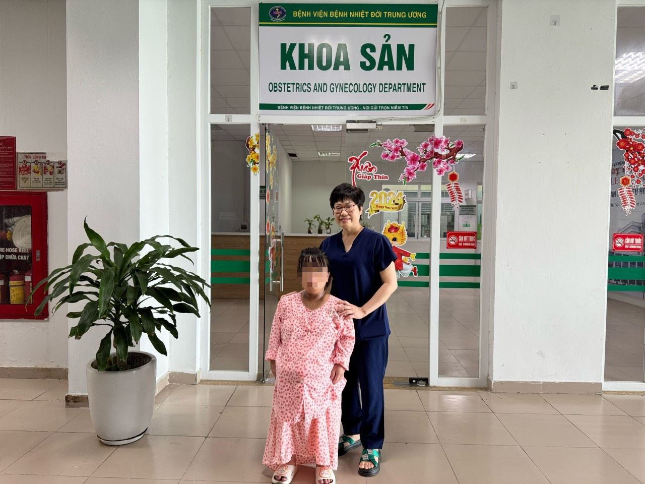 Mẹ "tí hon" vì bệnh loạn sản sụn xương sinh con khỏe mạnh- Ảnh 1.