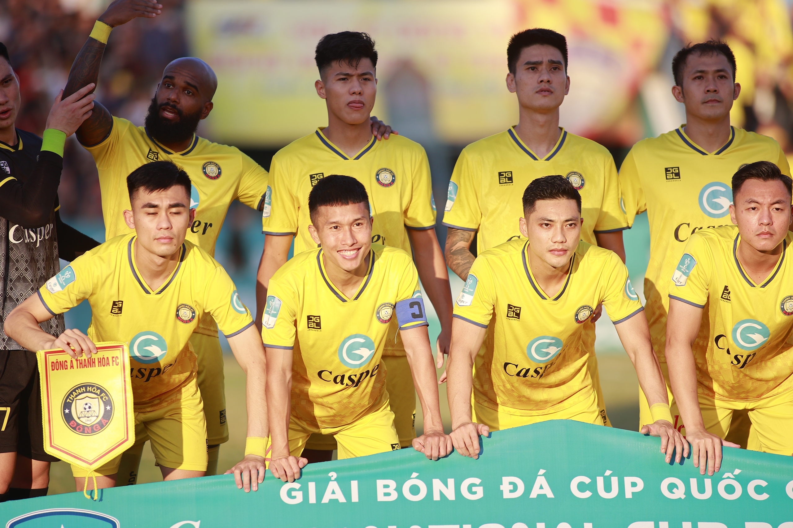 Văn Quyết trượt pen, Hà Nội FC mất cúp vào tay Đông Á Thanh Hóa- Ảnh 1.