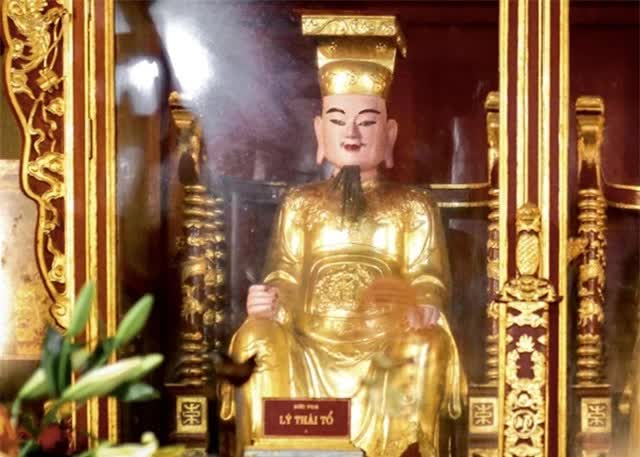 Vị vua có nhiều hoàng hậu nhất sử Việt: Vừa sinh ra lòng bàn tay đã có 4 chữ đỏ- Ảnh 4.
